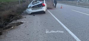 Çorum’da otomobil dereye devrildi: 4 yaralı