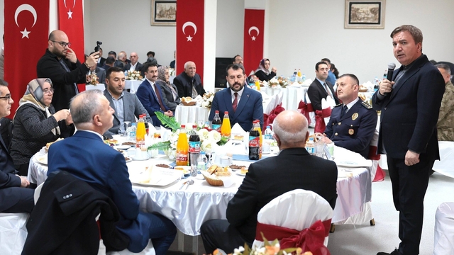 Vali Aydoğdu, Erzincan'da şehit aileleri ve gazilerle iftarda buluştu