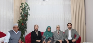 Kaymakam Duman, Tercan’da şehit ailesinin iftar sofrasına konuk oldu