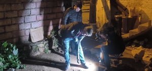 Komşuların tartışması silahlı kavgaya dönüştü: 2 yaralı 2 kişi pompalı tüfekle kol ve bacaklarından yaralandı, kaçan 3 şüpheli yakalandı