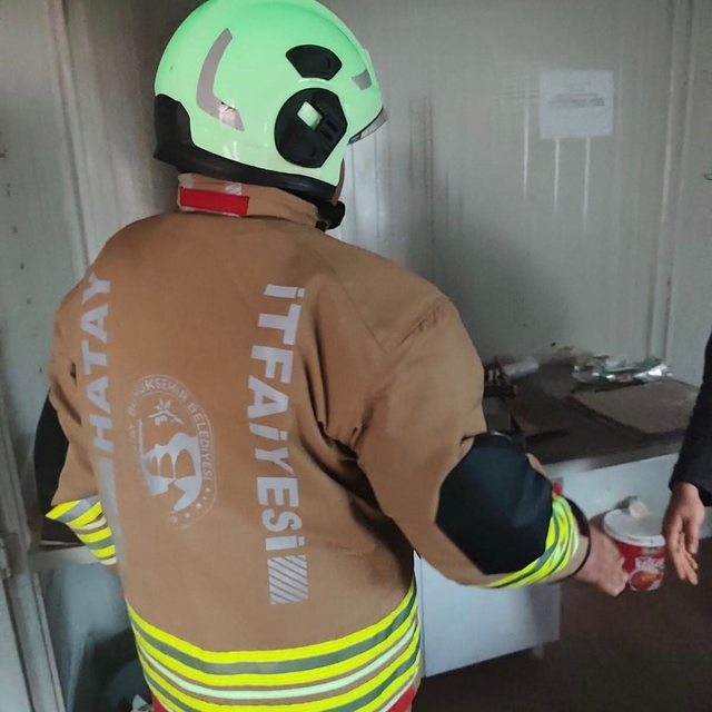 Kumlu'da ev yangını