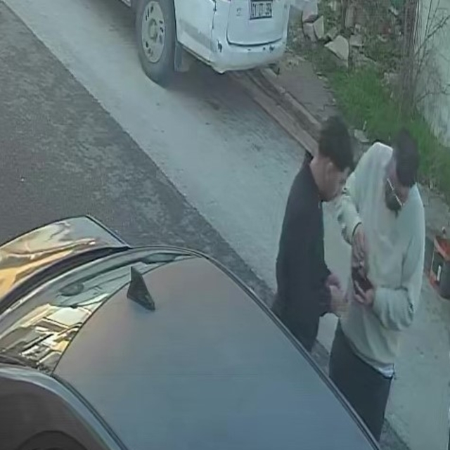 1,2 milyonluk vurgun: Altınları paylaşıp eğlendiler