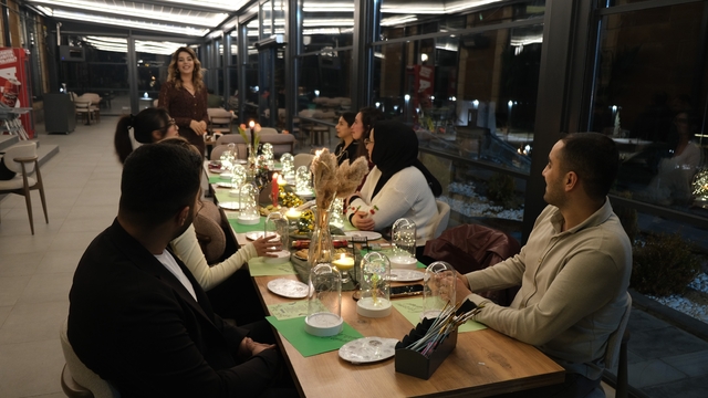 Ahlat'ta iftar sonrası cam fanus boyama etkinliği