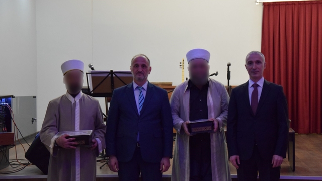 Suç işleyerek girdikleri cezaevinde hafız oldular
Trabzon E Tipi Kapalı Ceza İnfaz Kurumunda Hafızlık İcazet Töreni ve İftar Programı gerçekleştirildi