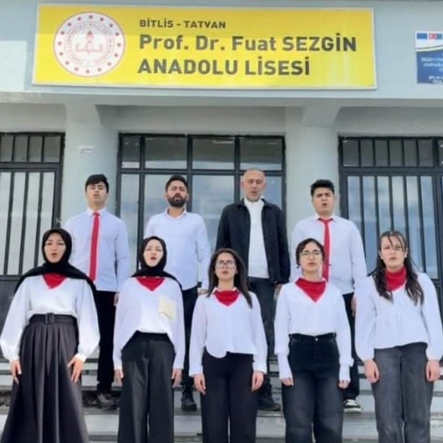 Öğretmen ve öğrencilerden anlamlı 'Çanakkale Zaferi' klibi