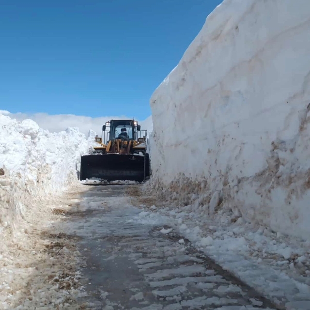 Hizan'da çığ ve kar engeli