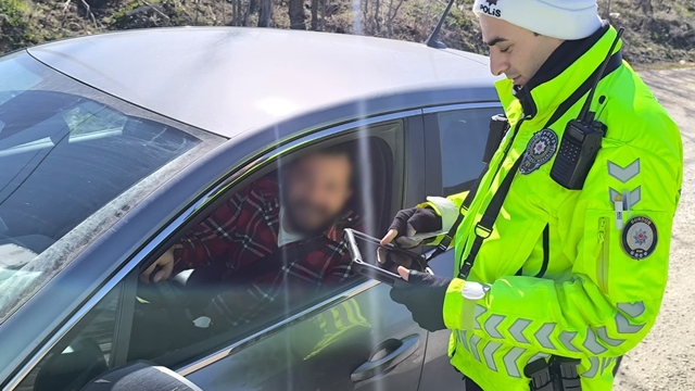 Burdur'da emniyet kemeri denetimi: 119 araç ve sürücüsüne ceza