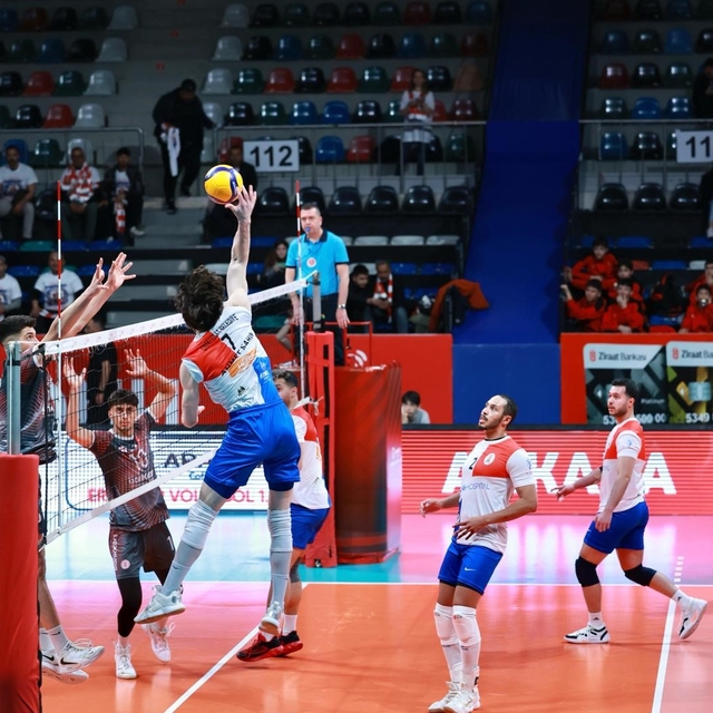 Edeler, artık Efeler Ligi'nde
Şampiyon Onikişubat Belediye Spor kupasına ka...