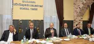 Gülpınar ilçe belediye başkanları ve meclis üyeleriyle iftarda buluştu