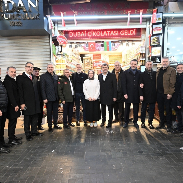 BTSO Başkanı Burkay, tarihi çarşıda esnafla buluştu