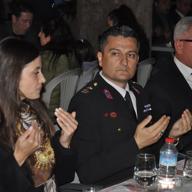 Salihli jandarma, şehit aileleri ve gazileri iftar sofrasında ağırladı