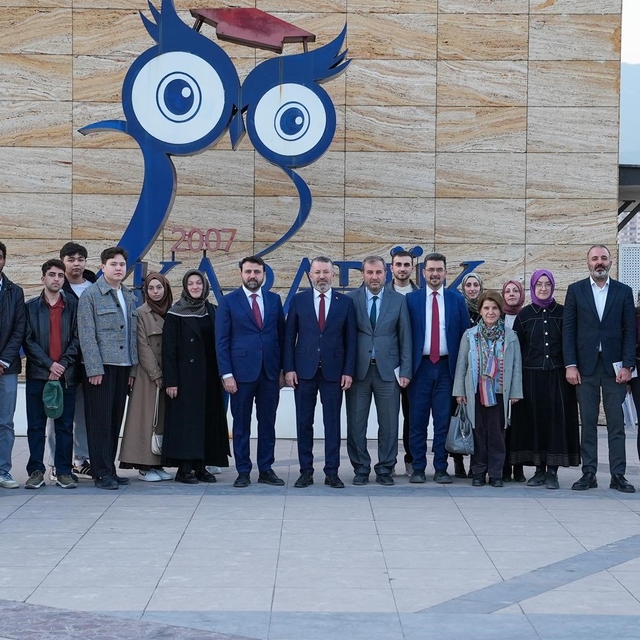 Cem Şahin ve Rektör Kırışık Sosyalfest'te öğrencilerle buluştu