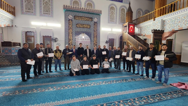Köyceğiz'de Kur'an eğitimi alan kursiyerlere belge verildi