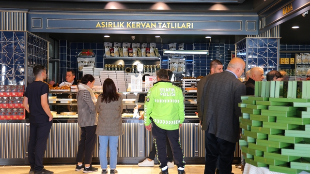 Kahramanmaraş'ta Ramazan tatlıları tezgahları süslüyor