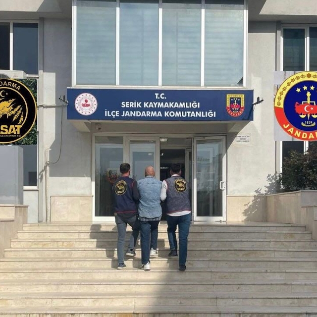 Antalya'da 2 kişiyi kasten öldürmeden 10 yıldır aranıyordu, JASAT operasyon...