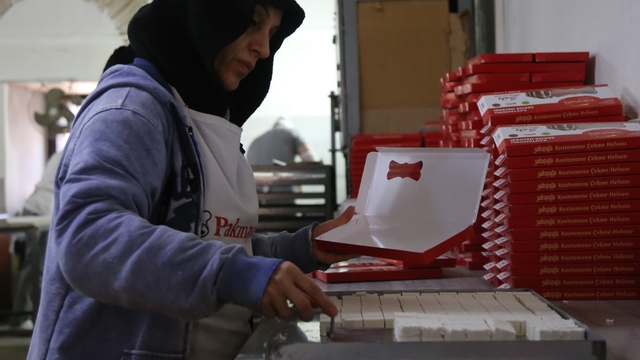 Bayram öncesi imalathanelerde saray helvası mesaisi
Kastamonu'nun tescilli lezzeti bayramda damakları tatlandıracak