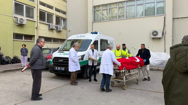 Bursa'da kadavraya vefa töreni: 6 yıl tıp eğitimine katkı sağladı, ailesine teslim edildi