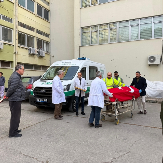 Bursa'da kadavraya vefa töreni: 6 yıl tıp eğitimine katkı sağladı, ailesine...