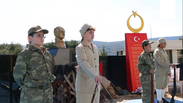 MTK Ortaokulu'nda 111. yılında Çanakkale Zaferi ve şehitler unutulmadı