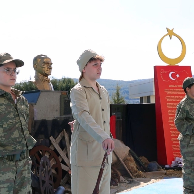 MTK Ortaokulu'nda 111. yılında Çanakkale Zaferi ve şehitler unutulmadı