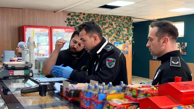 Kepez'de bayram öncesi tatlıcılara sıkı denetim