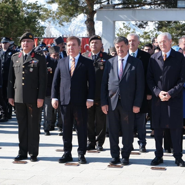 Erzincan'da 18 Mart Töreni: Şehitler dualarla anıldı