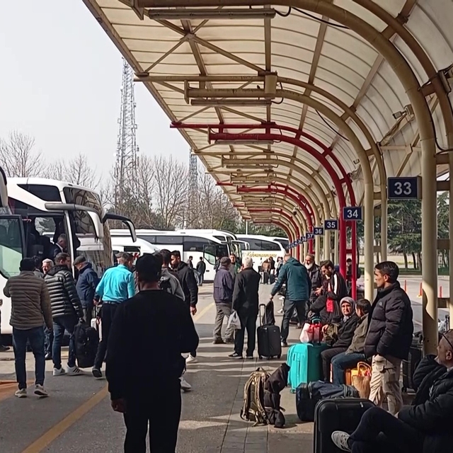Bursa Şehirlerarası Otobüs Terminali'nde bayram yoğunluğu başladı