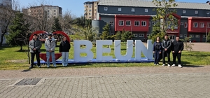 "Savaşta hiç kimse kazanmayacak" diyen uluslararası öğrenciler barış istiyor