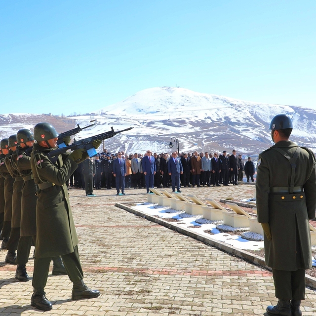 Bayburt'ta Çanakkale Zaferi'nin 111. yılı ve 18 Mart Şehitleri Anma Günü do...