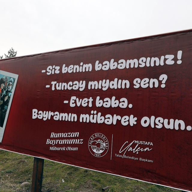 Talas Belediyesinden gülümseten bayram billboardları