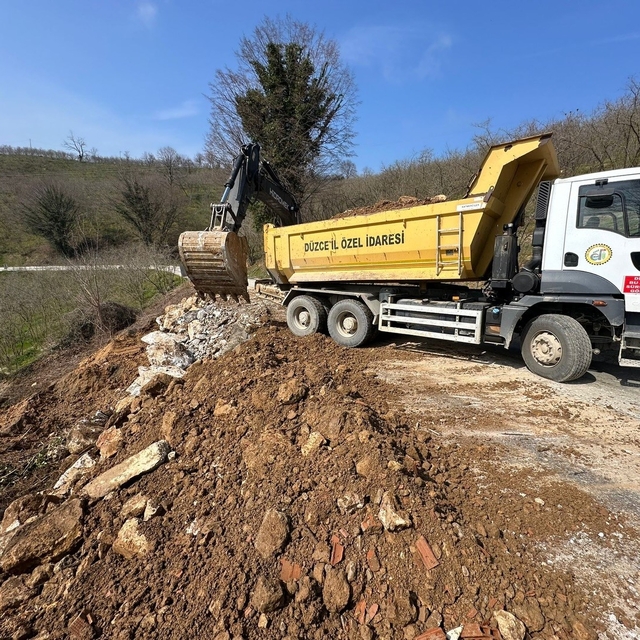 Tahirli-Kalkın grup yolunda heyelan çalışmaları tamamlandı
