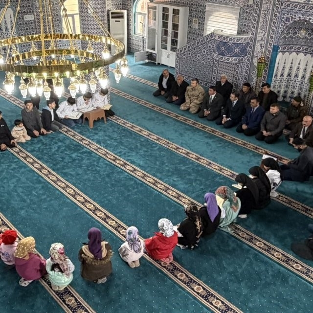 Güçlükonak Kaymakamı Memiş, miniklerin Kur'an sevincine ortak oldu