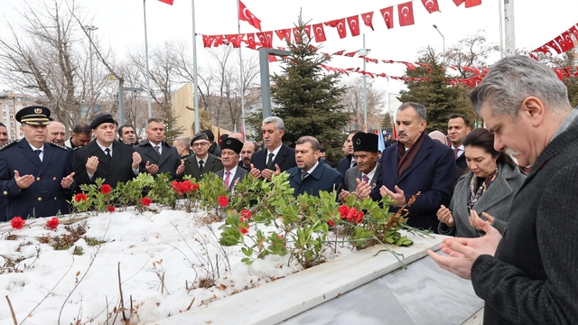 Ağrı'da Çanakkale Zaferi'nin 111. yılı törenlerle anıldı