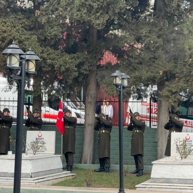 Eğirdir'de Çanakkale Zaferi gururla kutlandı, şehitler dualarla anıldı