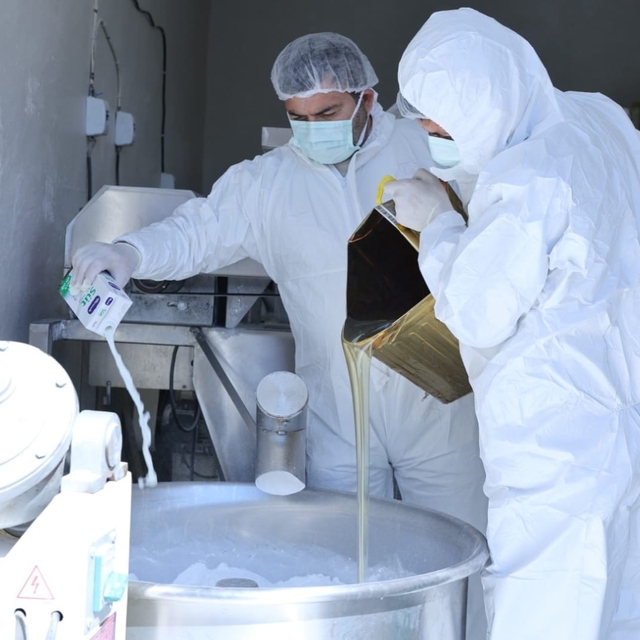 Mardin Büyükşehir Belediyesi'nden üreticilere 10 ton arı keki dağıtımı