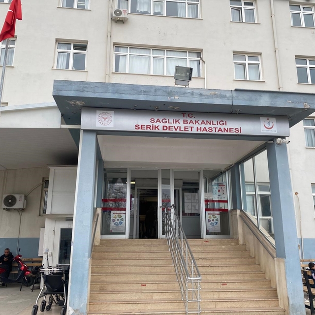 Serik'te hasta yakınları doktor ve hemşireye saldırdı
