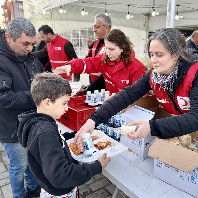 Manisa Türk Kızılay'dan Ramazan'da 85 bin kişilik iftar