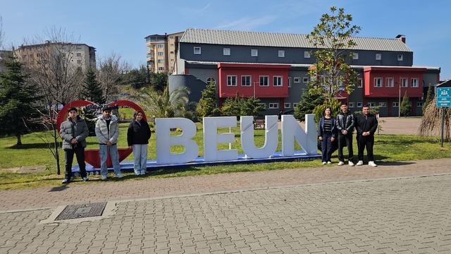 Zonguldak'taki yabancı öğrenciler, bayramı, savaş bölgesindeki ailelerinden uzakta karşılıyor