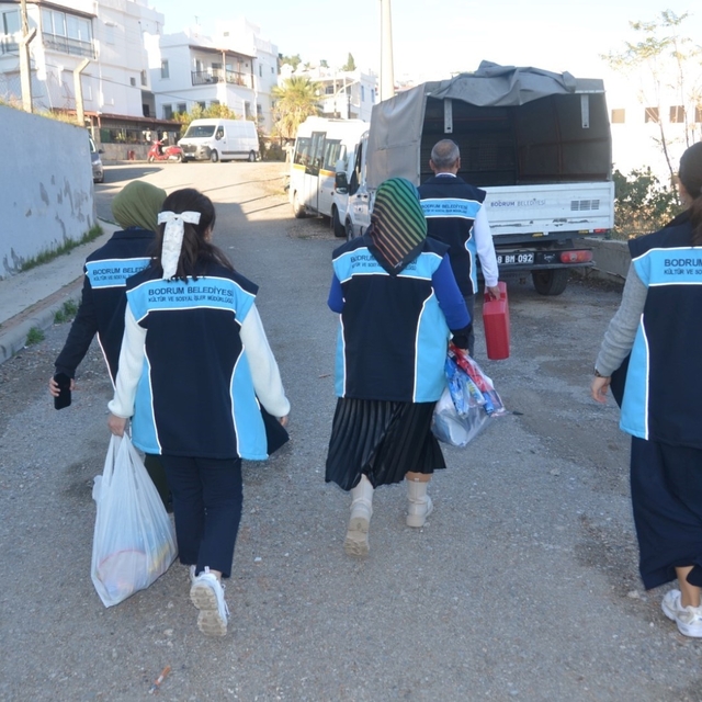 Bodrum Belediyesi minik yüzleri güldürdü