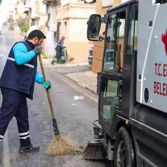 Efeler'den kapsamlı bayram temizliği