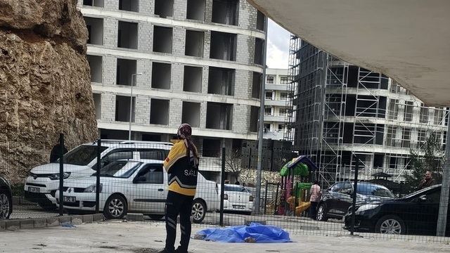 Binanın 10'uncu kat balkonundan düşen Kübra hayatını kaybetti