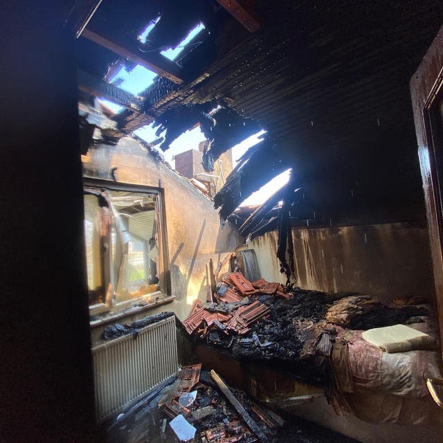 Alaçam'da yangın çıkan evde hasar oluştu