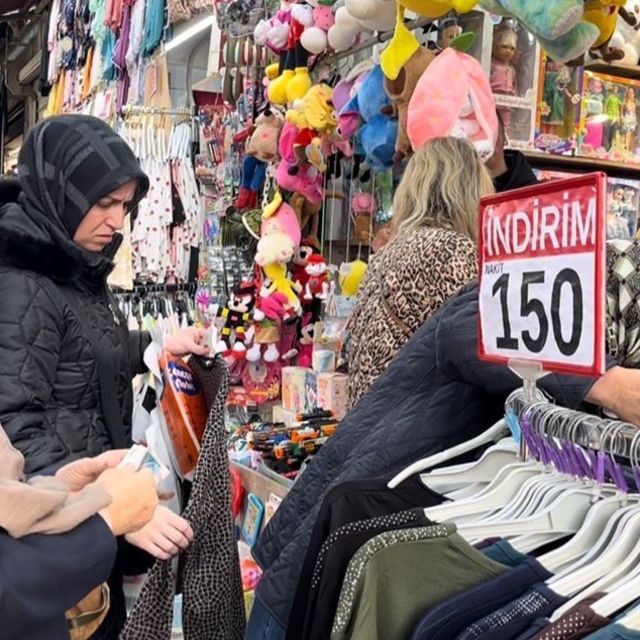 Bursa'da bayram hareketliliği çarşılara yansıdı