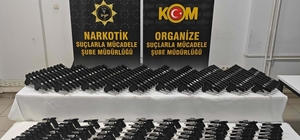 İzmir'de 149 ruhsatsız tabanca bulundu; 2 gözaltı