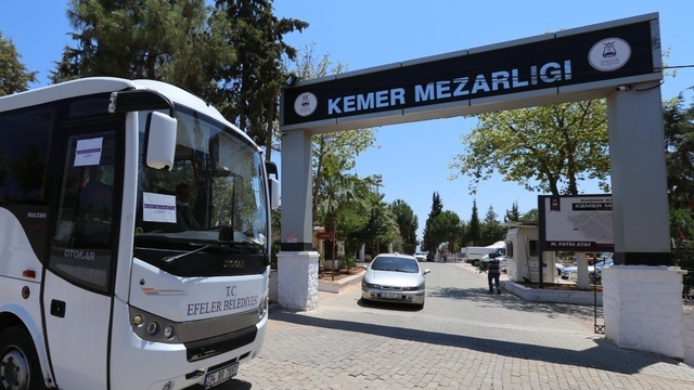 Efeler'de mezarlıklara ücretsiz araç kaldırılacak