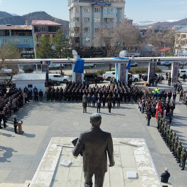 Tunceli'de 30 yıl sonra canlı bomba eyleminin yapıldığı meydanda tören