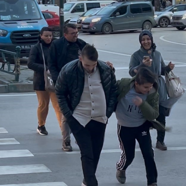 Bursa'da fırtına uyarısı.. Vatandaşlara "tedbirli olun" çağrısı
Bursa'da rü...