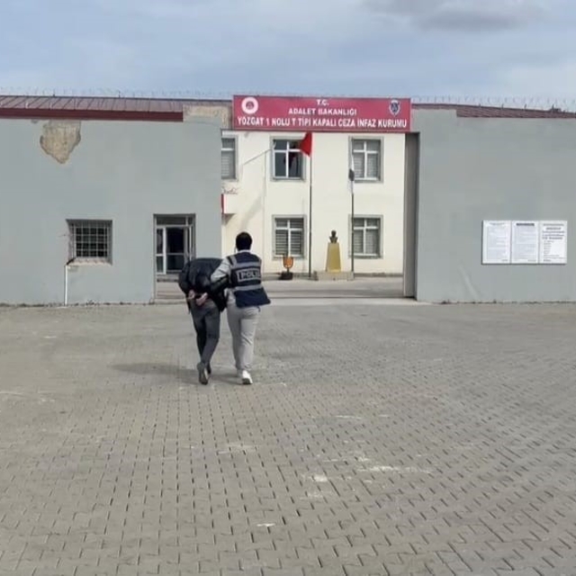 Kesinleşmiş 19 yıl hapis cezası olan firari hükümlü yakalandı