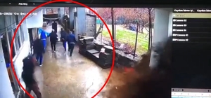 Sağanak sonrası muhtarlık ofisini su bastı; kaçış anı kamerada