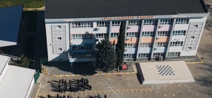 İlkokul öğrencileri Çanakkale şehitlerini özel koreografi ile andı